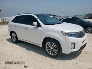 2015 Kia Sorento SX z VIN 5XYKW4A76FG578746, wystawiony jako Copart lot #56185905 z przebiegiem 141 006 mil mil oraz Czysty tytuł • Clean title. Historia ofert i sprzedaży dostępna na DreamBid. Obrazek 4.