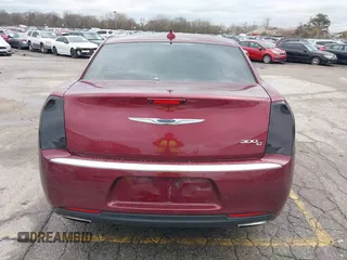 2019 Chrysler 300 C Luxury Series with VIN 2C3CCAPT8KH506432, listed as a IAAI auction lot 40933892 with 100,862 mi miles and . Bid and sale history available at carsss.com. Image 16.