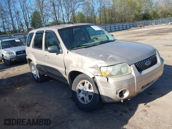 2007 Ford Escape Limited with VIN 1FMYU94197KA10762, listed as a IAAI auction lot 41971250 with 157,413 mi miles. Bid and sale history available at carsss.com. Image 1.