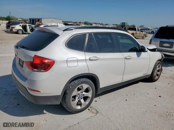 2014 BMW X1 sDrive28i with VIN WBAVM1C53EVW52268, listed as a Copart auction lot 51279755 with 193,173 mi miles and Salvage Title. Bid and sale history available at carsss.com. Image 3.