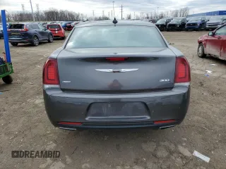 2018 Chrysler 300 S z VIN 2C3CCAGG9JH223216, wystawiony jako Copart lot #45919034 z przebiegiem 70 801 mil mil oraz Szkoda całkowita • Salvage title. Historia ofert i sprzedaży dostępna na DreamBid. Obrazek 6.
