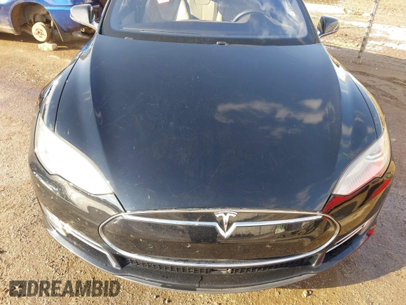 2016 Tesla Model S 70 with VIN 5YJSA1E11GF124965, listed as a IAAI auction lot 41458132 with Not provided miles and . Bid and sale history available at DreamBid. Image 10.