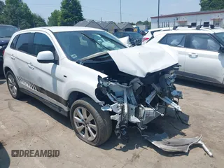2015 Mitsubishi Outlander ES z VIN 4A4AP3AW0FE049546, wystawiony jako IAAI lot #42422937 z przebiegiem 130 254 mil mil oraz . Historia ofert i sprzedaży dostępna na DreamBid. Obrazek 1.