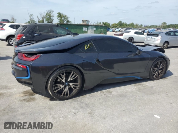2016 BMW i8 z VIN WBY2Z2C58GV675009, wystawiony jako Copart lot #53946225 z przebiegiem 111 051 mil mil oraz Szkody całkowita. Historia ofert i sprzedaży dostępna na DreamBid. Obrazek 3.