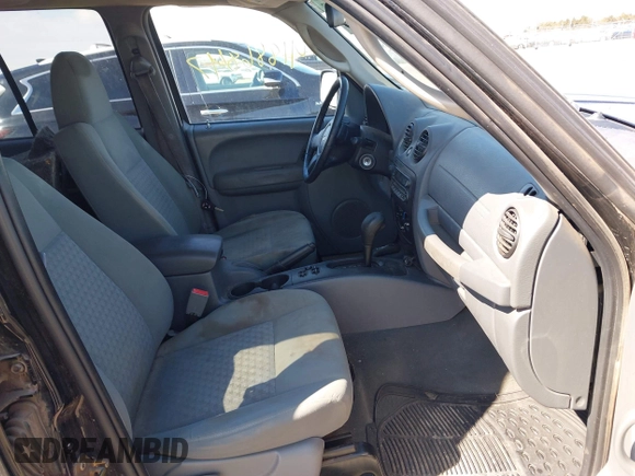 2005 Jeep Liberty Sport with VIN 1J4GL48K35W599784, listed as a IAAI auction lot 41886847 with 174,943 mi miles and . Bid and sale history available at DreamBid. Image 5.