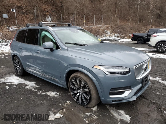 2022 Volvo XC90 Inscription with VIN YV4A22PL8N1871611, listed as a Copart auction lot 43710095 with 68,693 mi miles and Salvage title. Bid and sale history available at DreamBid. Image 4.