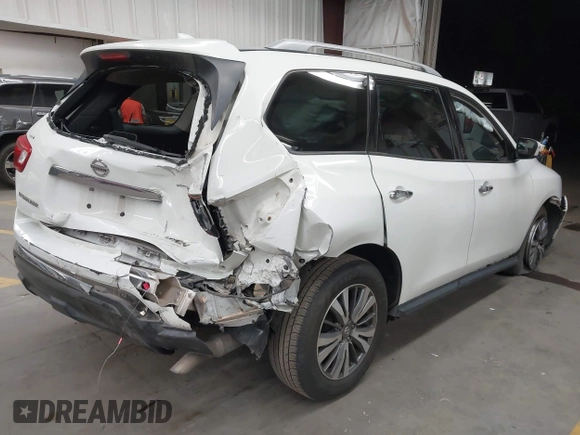 2019 Nissan Pathfinder SV with VIN 5N1DR2MN4KC597241, listed as a IAAI auction lot 41940164 with 137,016 mi miles and . Bid and sale history available at DreamBid. Image 4.