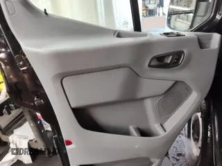 2016 Ford Transit z VIN 1FTYR2XM0GKA06408, wystawiony jako IAAI lot #42818715 z przebiegiem 170 021 mil mil oraz . Historia ofert i sprzedaży dostępna na DreamBid. Obrazek 20.