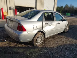 2007 Ford Focus S with VIN 1FAFP34N87W280244, listed as a IAAI auction lot 41432867 with Not Provided miles and . Bid and sale history available at carsss.com. Image 4.