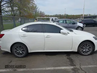 2006 Lexus IS 250 z VIN JTHCK262262007247, wystawiony jako IAAI lot #42098013 z przebiegiem 148 221 mil mil oraz . Historia ofert i sprzedaży dostępna na DreamBid. Obrazek 13.