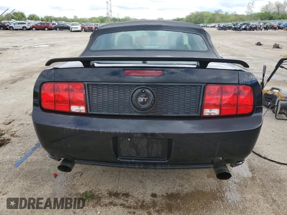 2007 Ford Mustang GT Deluxe z VIN 1ZVFT85H275252373, wystawiony jako Copart lot #55579065 z przebiegiem 125 941 mil mil oraz Szkoda całkowita • Salvage title. Historia ofert i sprzedaży dostępna na DreamBid. Obrazek 6.