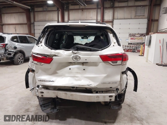 2018 Toyota Highlander Limited z VIN 5TDDZRFH3JS827093, wystawiony jako IAAI lot #42181696 z przebiegiem 63 396 mil mil oraz . Historia ofert i sprzedaży dostępna na DreamBid. Obrazek 17.