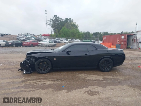 2016 Dodge Challenger R/T Scat Pack z VIN 2C3CDZFJ4GH118973, wystawiony jako IAAI lot #41960654 z przebiegiem 180 315 mil mil oraz . Historia ofert i sprzedaży dostępna na DreamBid. Obrazek 14.