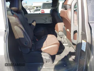 2024 Toyota Sienna Platinum z VIN 5TDESKFC6RS124975, wystawiony jako IAAI lot #41476741 z przebiegiem 15 603 mil mil oraz . Historia ofert i sprzedaży dostępna na DreamBid. Obrazek 8.
