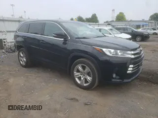 2017 Toyota Highlander Limited with VIN 5TDDZRFH0HS403090, listed as a Copart auction lot 61037445 with 113,703 mi miles and Salvage title. Bid and sale history available at DreamBid. Image 4.