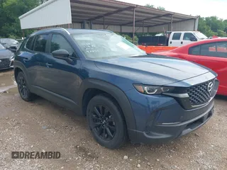 2024 Mazda CX-50 S Preferred z VIN 7MMVABBM4RN181098, wystawiony jako IAAI lot #42396568 z przebiegiem Nie podano mil oraz . Historia ofert i sprzedaży dostępna na DreamBid. Obrazek 1.