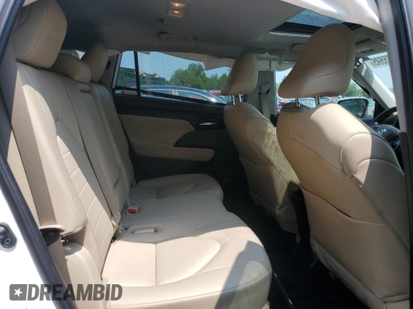 2022 Toyota Highlander XLE with VIN 5TDGZRBH1NS164177, listed as a Copart auction lot 58965595 with 72,284 mi miles and Salvage title. Bid and sale history available at DreamBid. Image 11.