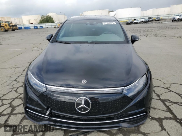 2024 Mercedes-Benz EQS 450 z VIN W1KCG2EB4RA048256, wystawiony jako Copart lot #51107375 z przebiegiem Nie podano mil oraz Szkoda całkowita • Salvage title. Historia ofert i sprzedaży dostępna na DreamBid. Obrazek 5.