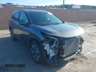 2023 Nissan Rogue SV z VIN 5N1BT3BAXPC782920, wystawiony jako IAAI lot #41965422 z przebiegiem 27 960 mil mil oraz . Historia ofert i sprzedaży dostępna na DreamBid. Obrazek 1.