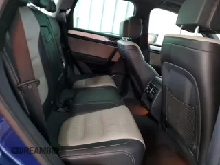 2017 Volkswagen Touareg Wolfsburg Edition z VIN WVGRF7BP3HD000826, wystawiony jako Copart lot #60832115 z przebiegiem 120 945 mil mil oraz Szkoda całkowita • Salvage title. Historia ofert i sprzedaży dostępna na DreamBid. Obrazek 11.