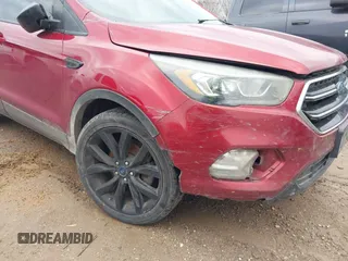 2019 Ford Escape SE with VIN 1FMCU0GD6KUB58201, listed as a IAAI auction lot 41433918 with 162,580 mi miles. Bid and sale history available at carsss.com. Image 6.
