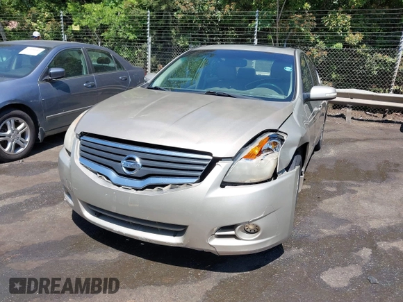 2010 Nissan Altima SL z VIN 1N4AL2AP8AN480138, wystawiony jako IAAI lot #42117251 z przebiegiem 243 314 mil mil oraz . Historia ofert i sprzedaży dostępna na DreamBid. Obrazek 12.