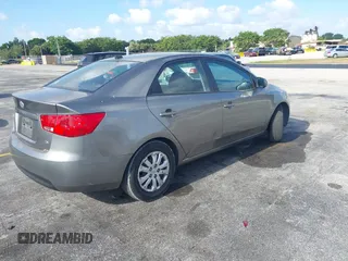 2013 Kia Forte EX with VIN KNAFU4A26D5655016, listed as a IAAI auction lot 42168521 with 201,262 mi miles. Bid and sale history available at carsss.com. Image 4.