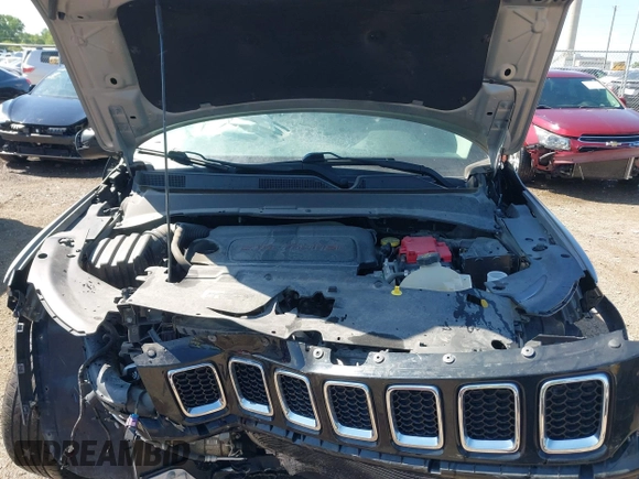 2019 Jeep Compass Latitude z VIN 3C4NJDBB6KT697110, wystawiony jako IAAI lot #42331753 z przebiegiem 52 897 mil mil oraz . Historia ofert i sprzedaży dostępna na DreamBid. Obrazek 10.