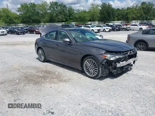 2018 Alfa Romeo Giulia Ti Sport z VIN ZARFAECN3J7570018, wystawiony jako IAAI lot #42480380 z przebiegiem 39 254 mil mil oraz . Historia ofert i sprzedaży dostępna na DreamBid. Obrazek 1.