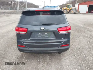 2018 Kia Sorento LX V6 with VIN 5XYPGDA57JG368022, listed as a IAAI auction lot 41853491 with 173,830 mi miles. Bid and sale history available at carsss.com. Image 16.