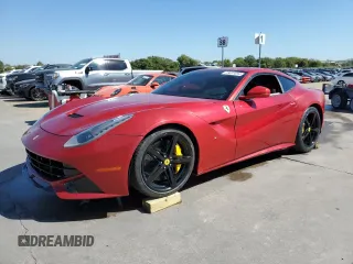 2013 Ferrari F12 z VIN ZFF74UFA7D0193622, wystawiony jako Copart lot #73031694 z przebiegiem Nie podano mil oraz Szkody całkowita. Historia ofert i sprzedaży dostępna na DreamBid. Obrazek 1.