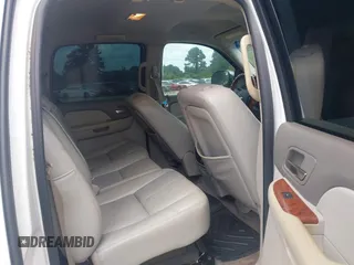 2007 Chevrolet Avalanche LTZ with VIN 3GNEC12047G306471, listed as a IAAI auction lot 42588844 with 216,509 mi miles and . Bid and sale history available at DreamBid. Image 8.