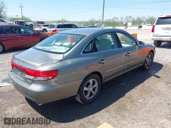 2007 Hyundai Azera SE with VIN KMHFC46F27A139440, listed as a IAAI auction lot 42058893 with 218,540 mi miles. Bid and sale history available at carsss.com. Image 4.