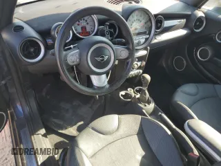 2009 MINI Convertible with VIN WMWMR33559TU96728, listed as a Copart auction lot 77949004 with 86,084 mi miles and Clean title. Bid and sale history available at DreamBid. Image 8.