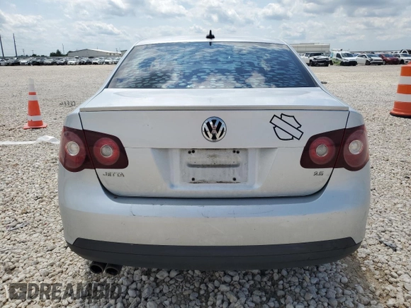 2008 Volkswagen Jetta SE with VIN 3VWRM71K48M144404, listed as a Copart auction lot 56197825 with 135,012 mi miles and Salvage title. Bid and sale history available at DreamBid. Image 6.