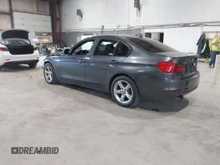 2013 BMW 3 Series 328i xDrive с VIN WBA3B5G50DNP40353, выставлен на аукционе IAAI как лот 42425411 с пробегом 112 879 миль миль и . История ставок и продаж доступна на DreamBid. Изображение 3.