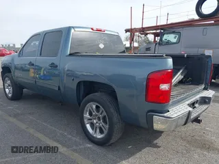 2009 Chevrolet Silverado 1500 LT with VIN 3GCEC23019G268472, listed as a IAAI auction lot 41663840 with 155,379 mi miles. Bid and sale history available at carsss.com. Image 3.
