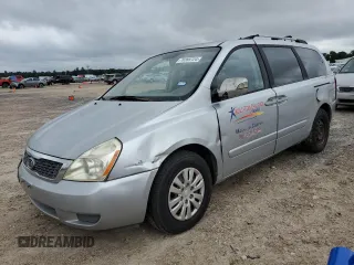 2011 Kia Sedona LX with VIN KNDMG4C79B6364284, listed as a Copart auction lot 70385124 with 308,471 mi miles and Clean Title. Bid and sale history available at carsss.com. Image 1.