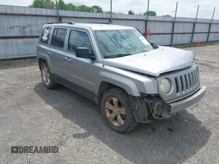 2016 Jeep Patriot High Altitude z VIN 1C4NJRFB8GD691376, wystawiony jako IAAI lot #42019004 z przebiegiem 183 461 mil mil oraz . Historia ofert i sprzedaży dostępna na DreamBid. Obrazek 1.