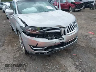 2016 Lincoln MKX Reserve with VIN 2LMPJ8LP8GBL84279, listed as a IAAI auction lot 41900294 with 70,958 mi miles. Bid and sale history available at carsss.com. Image 6.