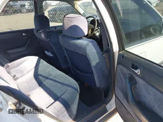 1993 Honda Accord z VIN 1HGCB765XPA035041, wystawiony jako IAAI lot #42220779 z przebiegiem 322 426 mil mil oraz . Historia ofert i sprzedaży dostępna na DreamBid. Obrazek 8.