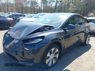 2024 Tesla Model Y Long Range with VIN 7SAYGDEE6RA225161, listed as a IAAI auction lot 42083140 with 28,289 mi miles and . Bid and sale history available at DreamBid. Image 19.
