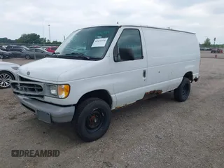 1998 Ford Econoline Cargo z VIN 1FTNE2421WHB62535, wystawiony jako IAAI lot #42416414 z przebiegiem 65 615 mil mil oraz . Historia ofert i sprzedaży dostępna na DreamBid. Obrazek 2.