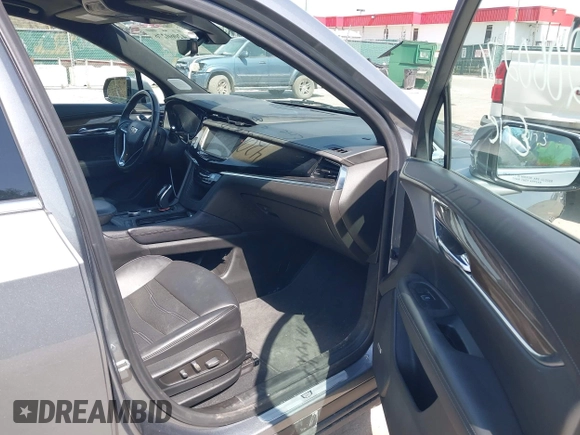 2022 Cadillac XT6 Premium Luxury with VIN 1GYKPFRS6NZ110074, listed as a IAAI auction lot 42060276 with 43,760 mi miles. Bid and sale history available at carsss.com. Image 5.