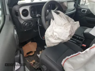 2024 Jeep Wrangler Willys z VIN 1C4RJXN68RW217008, wystawiony jako Copart lot #50819115 z przebiegiem Nie podano mil oraz Szkoda całkowita • Salvage title. Historia ofert i sprzedaży dostępna na DreamBid. Obrazek 8.