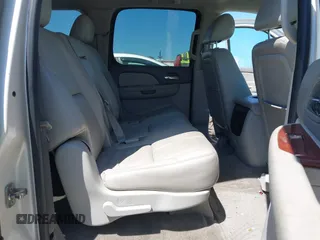 2012 GMC Yukon XL SLT z VIN 1GKS2LE74CR100438, wystawiony jako IAAI lot #42319226 z przebiegiem 172 628 mil mil oraz . Historia ofert i sprzedaży dostępna na DreamBid. Obrazek 8.