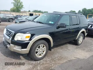 2010 Ford Explorer Eddie Bauer с VIN 1FMEU7EE9AUB15791, выставлен на аукционе IAAI как лот 42727480 с пробегом 132 255 миль миль и . История ставок и продаж доступна на DreamBid. Изображение 2.