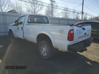 2014 Ford F-250 XL z VIN 1FTBF2B63EEB38789, wystawiony jako Copart lot #50231535 z przebiegiem 204 782 mil mil oraz Czysty tytuł • Clean title. Historia ofert i sprzedaży dostępna na DreamBid. Obrazek 2.
