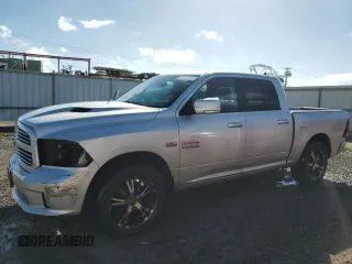 2014 Ram 1500 Sport z VIN 1C6RR6MT2ES102634, wystawiony jako Copart lot #72290614 z przebiegiem 164 035 mil mil oraz Czysty tytuł • Clean title. Historia ofert i sprzedaży dostępna na DreamBid. Obrazek 1.