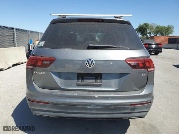 2018 Volkswagen Tiguan S with VIN 3VV1B7AX4JM037328, listed as a Copart auction lot 50067275 with 213,669 mi miles and Clean Title. Bid and sale history available at carsss.com. Image 6.